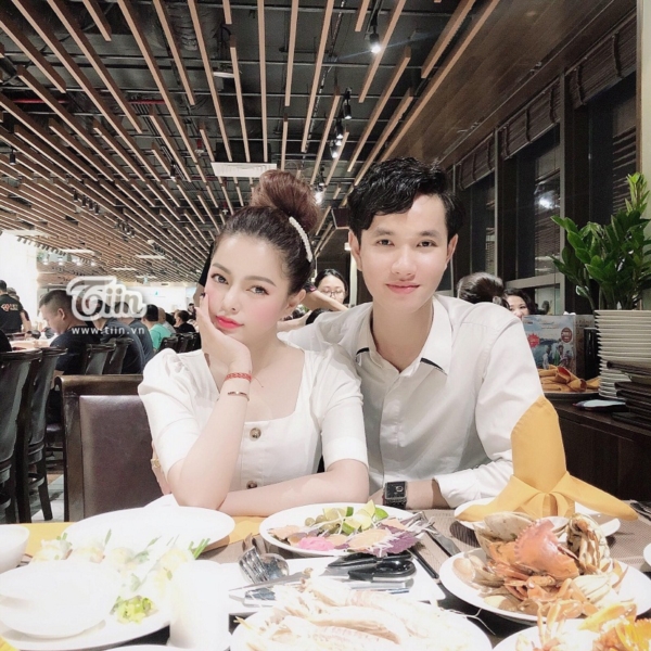 Chàng trai 9X kiếm được hàng trăm triệu mỗi tháng nhờ có bạn gái biết ăn mặc đẹp - 10 Chàng trai 9X kiếm được hàng trăm triệu mỗi tháng nhờ có bạn gái biết ăn mặc đẹp - 10
