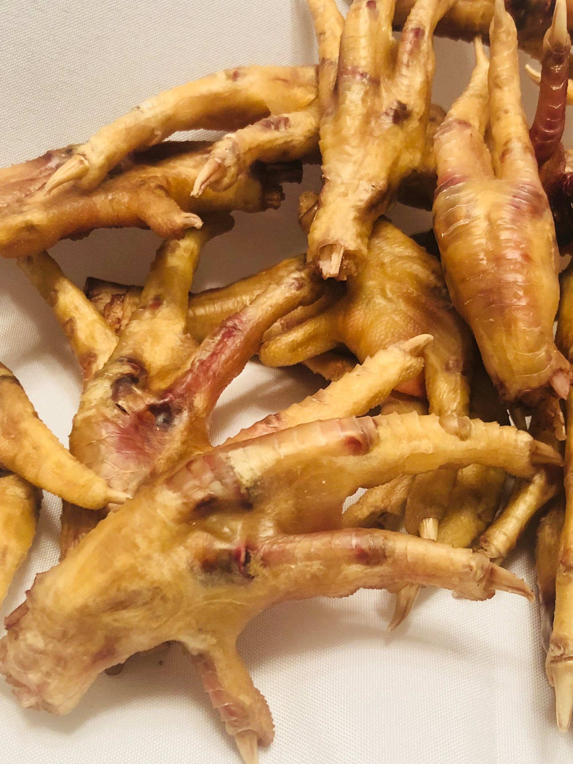 Chàng trai lặn lội mang chân gà từ quê lên cho người yêu, ai nhờ bị mắng xơi xơi kèm combo 'chia tay đi' Chàng trai lặn lội mang chân gà từ quê lên cho người yêu, ai nhờ bị mắng xơi xơi kèm combo 'chia tay đi'