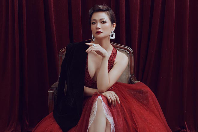Cuộc sống của cô gái bị lừa gạt tình cảm trong phim 'Phía trước là bầu trời giờ như thế nào? - 4 Cuộc sống của cô gái bị lừa gạt tình cảm trong phim 'Phía trước là bầu trời giờ như thế nào? - 4