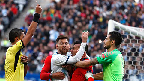 Quan chức Argentina yêu cầu Messi phải xin lỗi Quan chức Argentina yêu cầu Messi phải xin lỗi