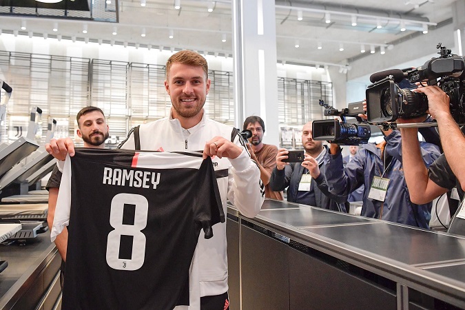 Ramsey chính thức ra mắt Juventus, tiếp quản số áo của Marchisio - 1 Ramsey chính thức ra mắt Juventus, tiếp quản số áo của Marchisio - 1