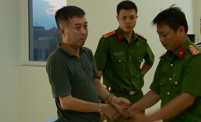 Bắt Lâm ‘le’ – trùm cờ bạc giao dịch hàng nghìn tỷ đồng Bắt Lâm ‘le’ – trùm cờ bạc giao dịch hàng nghìn tỷ đồng