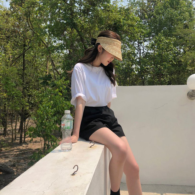 Đi nghỉ mát hè này mà thiếu mũ cói nửa đầu thì style của bạn sẽ bị thiệt vài phần sành điệu đấy! - 13 Đi nghỉ mát hè này mà thiếu mũ cói nửa đầu thì style của bạn sẽ bị thiệt vài phần sành điệu đấy! - 13