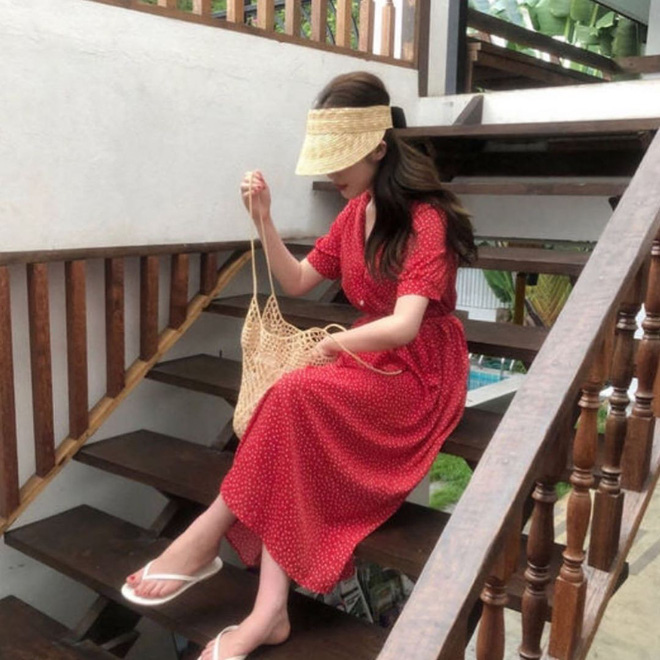 Đi nghỉ mát hè này mà thiếu mũ cói nửa đầu thì style của bạn sẽ bị thiệt vài phần sành điệu đấy! - 7 Đi nghỉ mát hè này mà thiếu mũ cói nửa đầu thì style của bạn sẽ bị thiệt vài phần sành điệu đấy! - 7