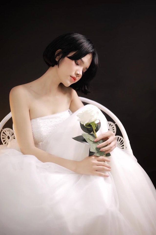 Muốn có vòng eo 59 như Ngọc Trinh, nữ sinh 16 tuổi chia sẻ bí quyết gây 'sốc': Tự móc họng để ói hết thức ăn ra! - 5 Muốn có vòng eo 59 như Ngọc Trinh, nữ sinh 16 tuổi chia sẻ bí quyết gây 'sốc': Tự móc họng để ói hết thức ăn ra! - 5