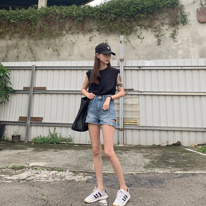3 công thức mix đồ dễ ợt nhưng kéo chân cực đỉnh, diện đi du lịch vừa chất lại vừa ăn ảnh tuyệt đối - 1 3 công thức mix đồ dễ ợt nhưng kéo chân cực đỉnh, diện đi du lịch vừa chất lại vừa ăn ảnh tuyệt đối - 1