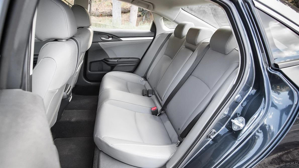 So sánh Honda Civic 2019 và Mazda3 2019: Cuộc đổi ngôi bất ngờ - 4 So sánh Honda Civic 2019 và Mazda3 2019: Cuộc đổi ngôi bất ngờ - 4