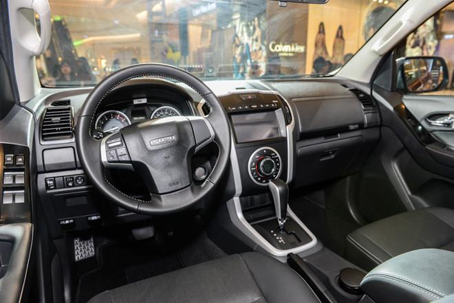 Isuzu D-Max và Toyota Hilux - ‘ông trùm’ đất Thái, èo uột ở Việt Nam - 12 Isuzu D-Max và Toyota Hilux - ‘ông trùm’ đất Thái, èo uột ở Việt Nam - 12