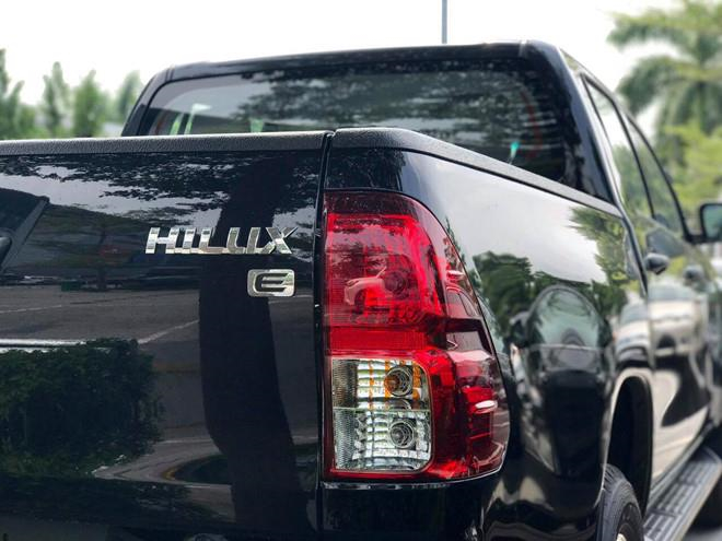 Isuzu D-Max và Toyota Hilux - ‘ông trùm’ đất Thái, èo uột ở Việt Nam - 15 Isuzu D-Max và Toyota Hilux - ‘ông trùm’ đất Thái, èo uột ở Việt Nam - 15