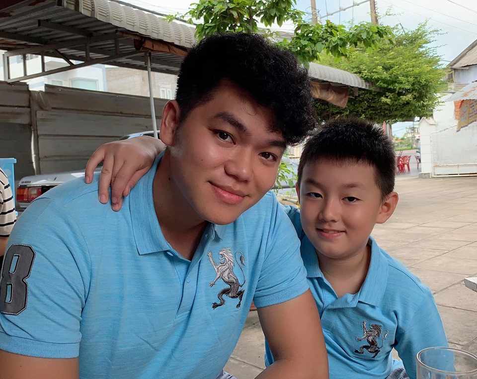 Lê Phương đăng tải loạt ảnh thân thiết giữa con trai riêng và chồng trẻ khiến ai nấy đều thốt lên: Nhìn chẳng khác gì bố con ruột thịt cả - 1 Lê Phương đăng tải loạt ảnh thân thiết giữa con trai riêng và chồng trẻ khiến ai nấy đều thốt lên: Nhìn chẳng khác gì bố con ruột thịt cả - 1