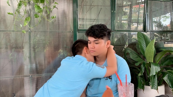 Lê Phương đăng tải loạt ảnh thân thiết giữa con trai riêng và chồng trẻ khiến ai nấy đều thốt lên: Nhìn chẳng khác gì bố con ruột thịt cả - 3 Lê Phương đăng tải loạt ảnh thân thiết giữa con trai riêng và chồng trẻ khiến ai nấy đều thốt lên: Nhìn chẳng khác gì bố con ruột thịt cả - 3