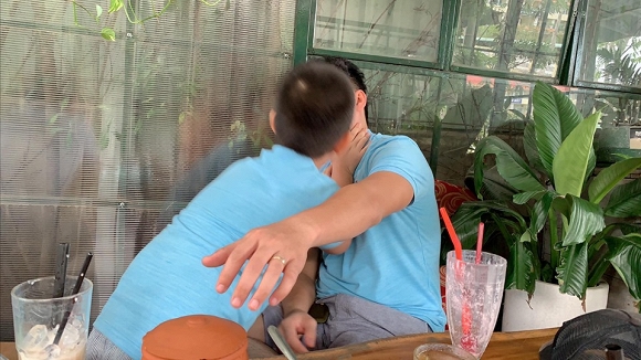 Lê Phương đăng tải loạt ảnh thân thiết giữa con trai riêng và chồng trẻ khiến ai nấy đều thốt lên: Nhìn chẳng khác gì bố con ruột thịt cả - 5 Lê Phương đăng tải loạt ảnh thân thiết giữa con trai riêng và chồng trẻ khiến ai nấy đều thốt lên: Nhìn chẳng khác gì bố con ruột thịt cả - 5