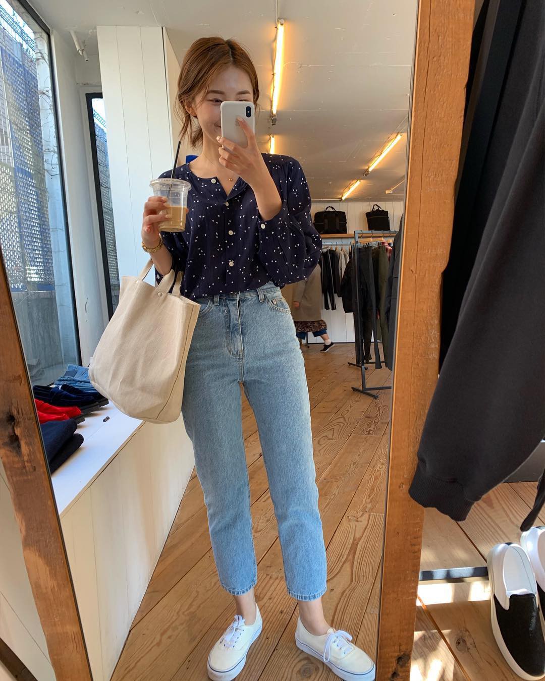 Thêm tips mặc đẹp từ style tưởng như phi thực tế của các Công nương: 3 mẫu giày kết hợp cực 'nuột' với quần jeans - 4 Thêm tips mặc đẹp từ style tưởng như phi thực tế của các Công nương: 3 mẫu giày kết hợp cực 'nuột' với quần jeans - 4