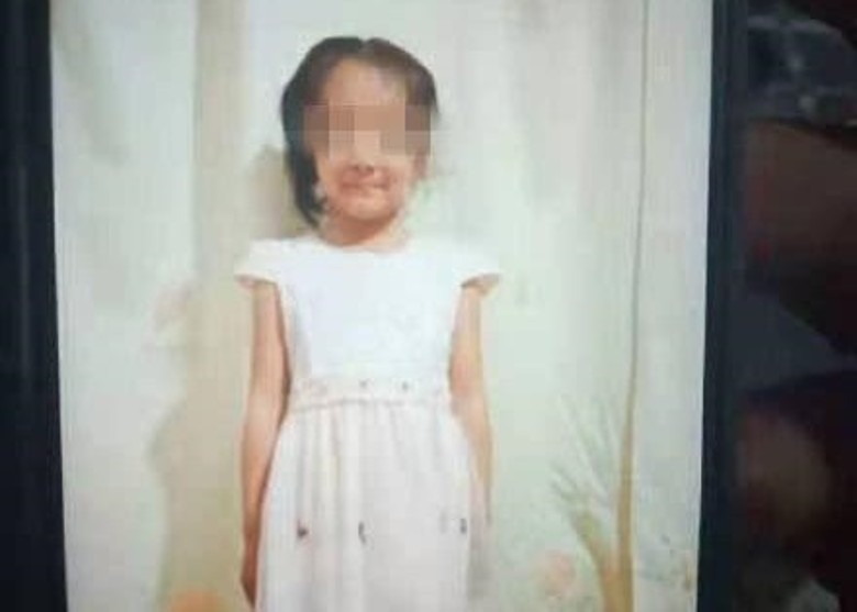 Bé gái mất tích được tìm thấy trong tình trạng đã chết tại nhà hoang và kẻ thủ ác lại chính là anh họ chỉ mới 12 tuổi - 1 Bé gái mất tích được tìm thấy trong tình trạng đã chết tại nhà hoang và kẻ thủ ác lại chính là anh họ chỉ mới 12 tuổi - 1