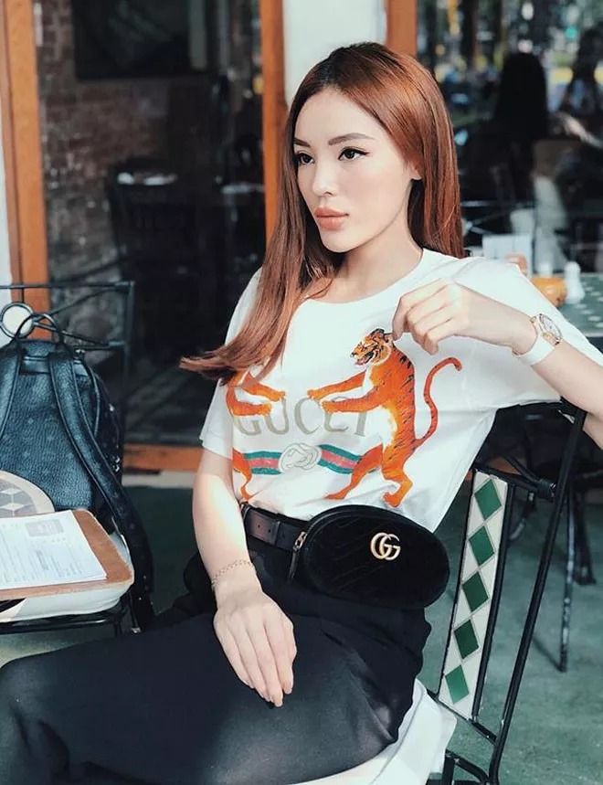 Hành trình nhan sắc và khối tàn sản 'không phải dạng vừa' của dàn Hoa hậu đình đám - 33 Hành trình nhan sắc và khối tàn sản 'không phải dạng vừa' của dàn Hoa hậu đình đám - 33