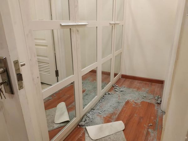 Chủ căn hộ người Hàn Quốc ở khu đô thị Ciputra báo bị trộm phá cửa, đục két lấy đi tài sản trị giá hơn 8 tỷ đồng - 2 Chủ căn hộ người Hàn Quốc ở khu đô thị Ciputra báo bị trộm phá cửa, đục két lấy đi tài sản trị giá hơn 8 tỷ đồng - 2