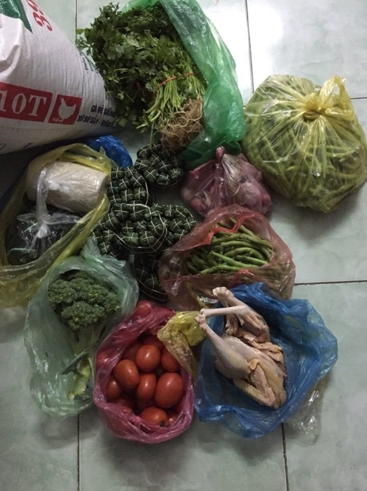 Chuyện muôn thủa của con gái lấy chồng xa: Cha thương mẹ xót gói ghém cả vườn gửi cho khiến ai nấy đều xúc động - 2 Chuyện muôn thủa của con gái lấy chồng xa: Cha thương mẹ xót gói ghém cả vườn gửi cho khiến ai nấy đều xúc động - 2
