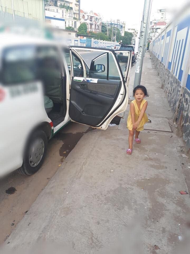 Chuyện con gái nhỏ trông cho ba làm nghề lái taxi ngủ trong xe và câu nói 'lâu rồi con không gặp má' khiến chị em xúc động Chuyện con gái nhỏ trông cho ba làm nghề lái taxi ngủ trong xe và câu nói 'lâu rồi con không gặp má' khiến chị em xúc động