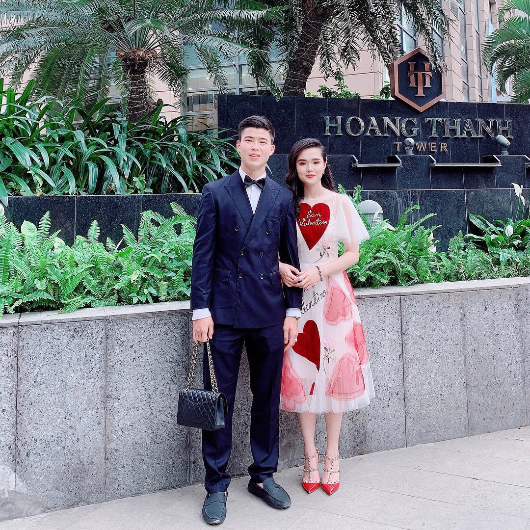 Tuyển tập drama của bạn gái cầu thủ: Ai cũng xinh đấy nhưng khi xù lông lên thì 'đâm' đau cũng phải biết! - 16 Tuyển tập drama của bạn gái cầu thủ: Ai cũng xinh đấy nhưng khi xù lông lên thì 'đâm' đau cũng phải biết! - 16