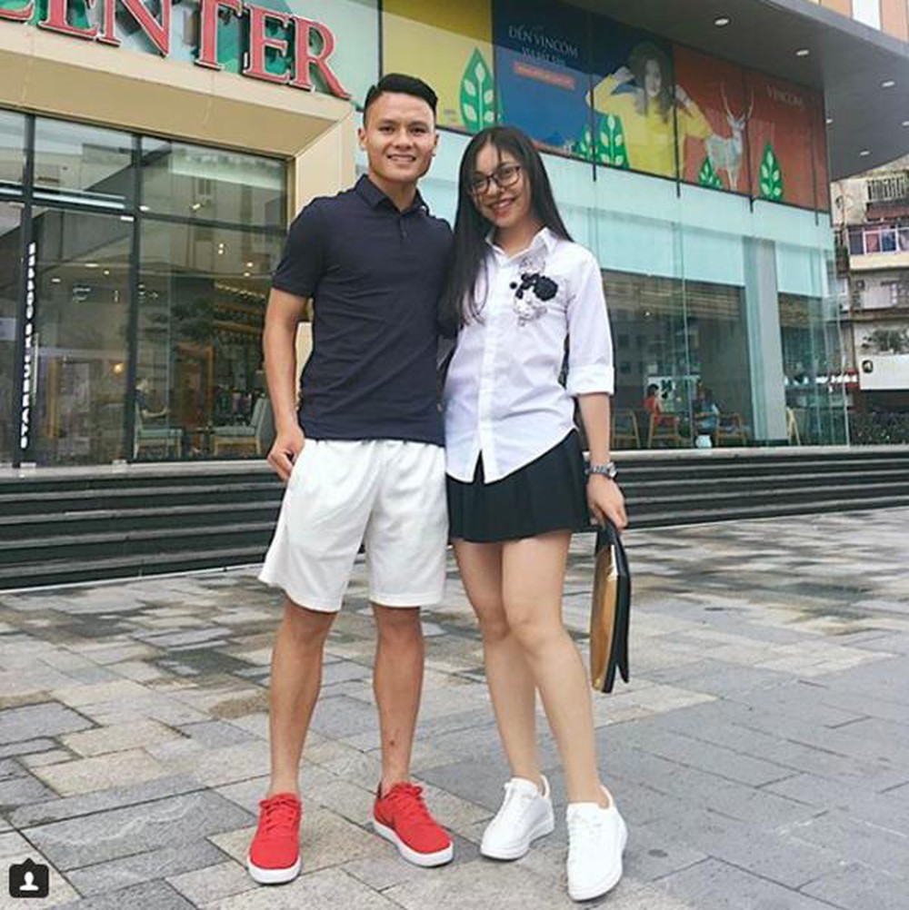 Tuyển tập drama của bạn gái cầu thủ: Ai cũng xinh đấy nhưng khi xù lông lên thì 'đâm' đau cũng phải biết! - 27 Tuyển tập drama của bạn gái cầu thủ: Ai cũng xinh đấy nhưng khi xù lông lên thì 'đâm' đau cũng phải biết! - 27