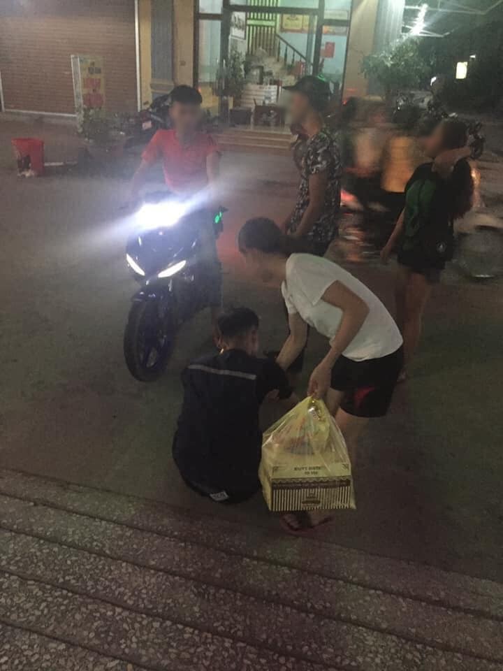 Nghỉ làm để tổ chức sinh nhật bất ngờ cho người yêu, chàng trai 'sụp đổ' trước cảnh tượng được chứng kiến - 1 Nghỉ làm để tổ chức sinh nhật bất ngờ cho người yêu, chàng trai 'sụp đổ' trước cảnh tượng được chứng kiến - 1