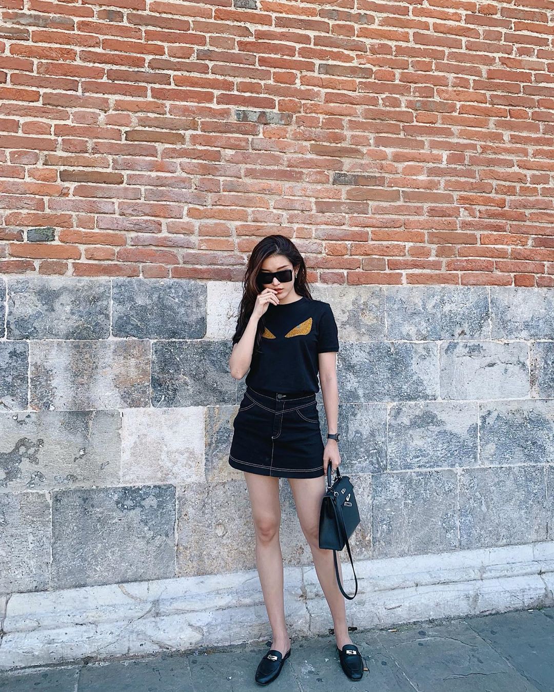 Thêm một tấm gương mặc đẹp cho các chị em: Á hậu Huyền My với style đơn giản nhưng cực sang - xịn - mịn - 10 Thêm một tấm gương mặc đẹp cho các chị em: Á hậu Huyền My với style đơn giản nhưng cực sang - xịn - mịn - 10