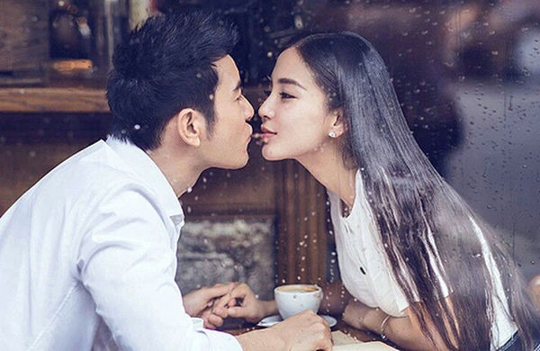 Angelababy tiếp tục xuất hiện lẻ loi, không có Huỳnh Hiểu Minh bên cạnh giữa tin đồn ly hôn - 1 Angelababy tiếp tục xuất hiện lẻ loi, không có Huỳnh Hiểu Minh bên cạnh giữa tin đồn ly hôn - 1