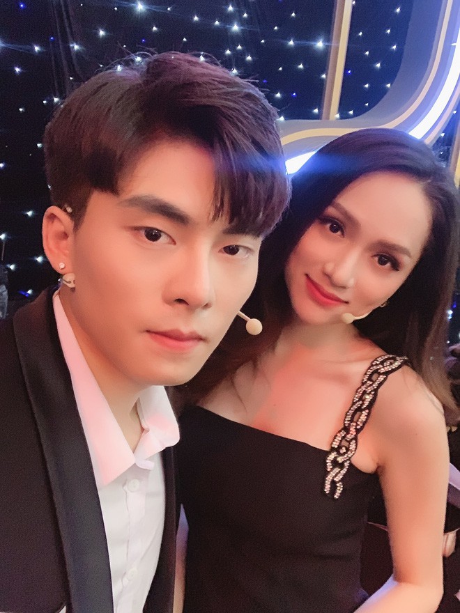 Hương Giang lộ bằng chứng đi du lịch cùng trai lạ, đối tượng hẹn hò là mỹ nam 6 múi từng 'gây sốt' trên sóng truyền hình - 3 Hương Giang lộ bằng chứng đi du lịch cùng trai lạ, đối tượng hẹn hò là mỹ nam 6 múi từng 'gây sốt' trên sóng truyền hình - 3