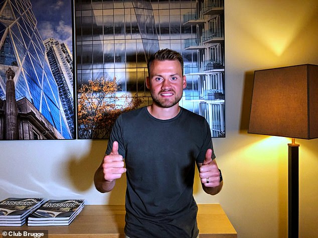 Thủ thành Mignolet hồi hương, làm đối thủ của Công Phượng Thủ thành Mignolet hồi hương, làm đối thủ của Công Phượng