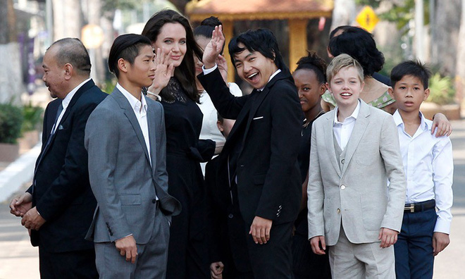 Tại sao Angelina Jolie chọn cậu bé châu Á Maddox kế thừa tài sản 2600 tỷ đồng mà không phải con ruột? Tại sao Angelina Jolie chọn cậu bé châu Á Maddox kế thừa tài sản 2600 tỷ đồng mà không phải con ruột?
