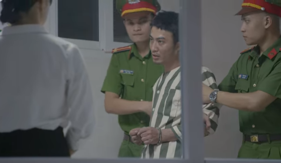Mê Cung: Fedora trở lại, hàng loạt vụ giết người man rợ tiếp tục xảy ra Mê Cung: Fedora trở lại, hàng loạt vụ giết người man rợ tiếp tục xảy ra