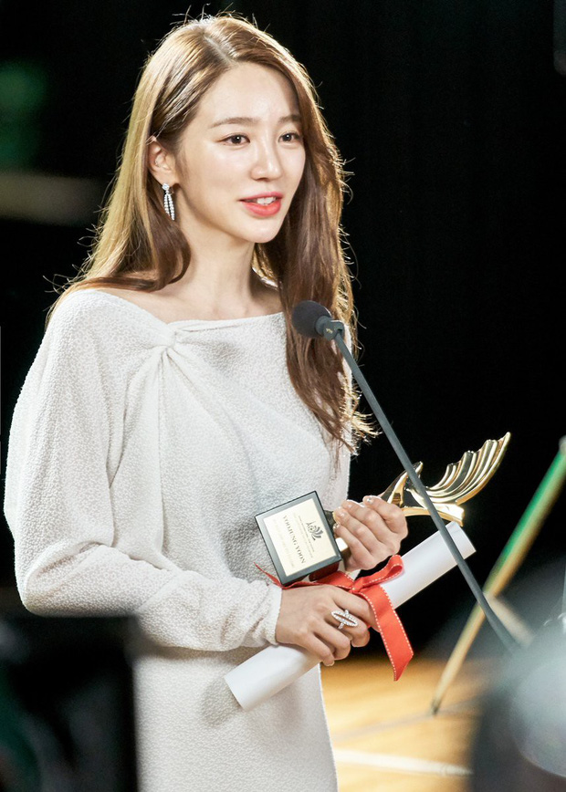 Dàn diễn viên 'Hoàng cung' sau 13 năm: 2 nam chính dính bê bối chất cấm, lừa bạn gái, Song Ji Hyo lấn át cả nữ chính - 2 Dàn diễn viên 'Hoàng cung' sau 13 năm: 2 nam chính dính bê bối chất cấm, lừa bạn gái, Song Ji Hyo lấn át cả nữ chính - 2