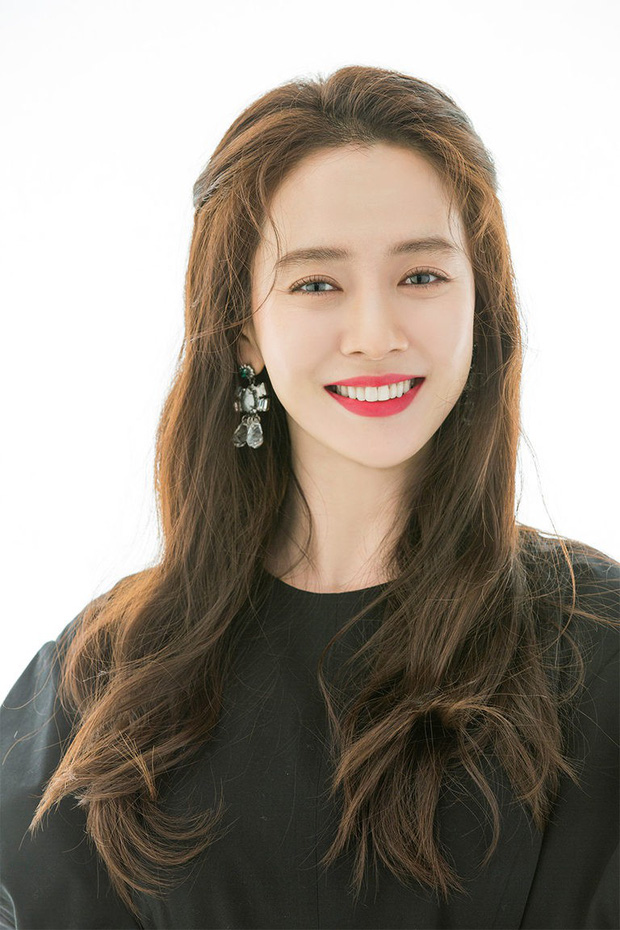 Dàn diễn viên 'Hoàng cung' sau 13 năm: 2 nam chính dính bê bối chất cấm, lừa bạn gái, Song Ji Hyo lấn át cả nữ chính - 15 Dàn diễn viên 'Hoàng cung' sau 13 năm: 2 nam chính dính bê bối chất cấm, lừa bạn gái, Song Ji Hyo lấn át cả nữ chính - 15