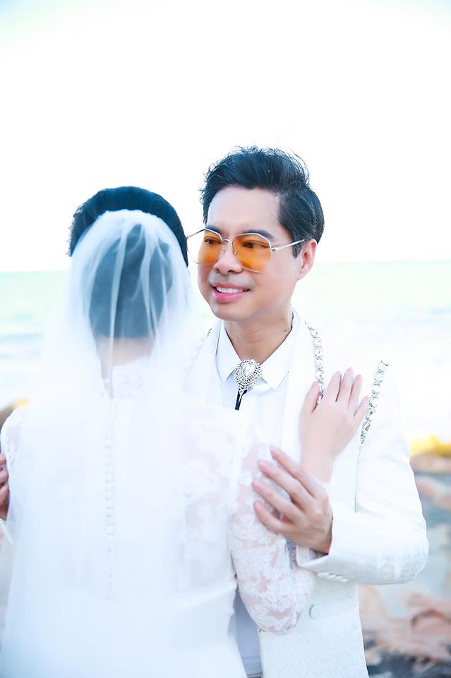 Ngọc Sơn đăng ảnh cưới, chuẩn bị lấy vợ ở tuổi 49? - 1 Ngọc Sơn đăng ảnh cưới, chuẩn bị lấy vợ ở tuổi 49? - 1
