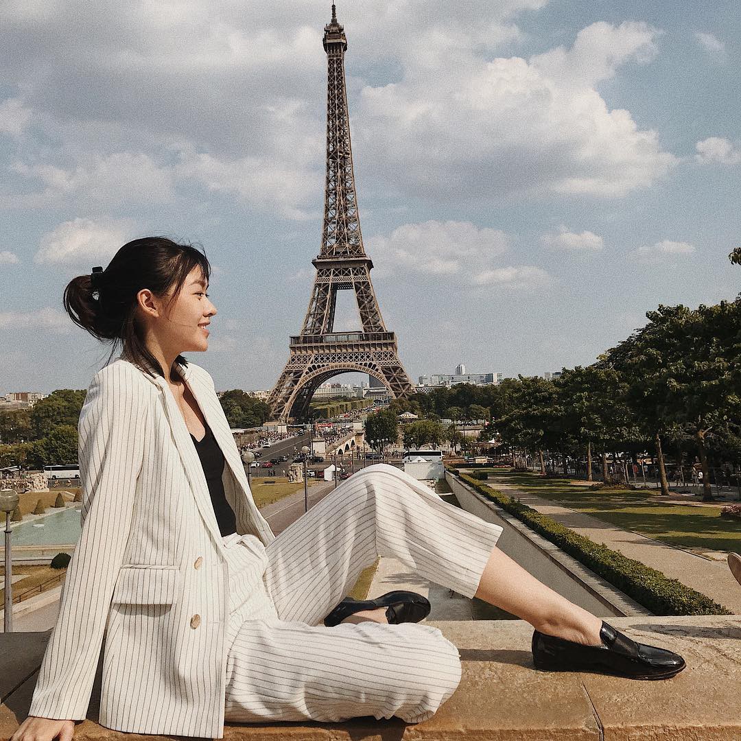 Nàng Á hậu được ví là 'bản sao của Hà Tăng': Style chỉ toàn màu đen - trắng nhưng sang chảnh như tiểu thư nhà 'trâm anh thế phiệt' - 11 Nàng Á hậu được ví là 'bản sao của Hà Tăng': Style chỉ toàn màu đen - trắng nhưng sang chảnh như tiểu thư nhà 'trâm anh thế phiệt' - 11