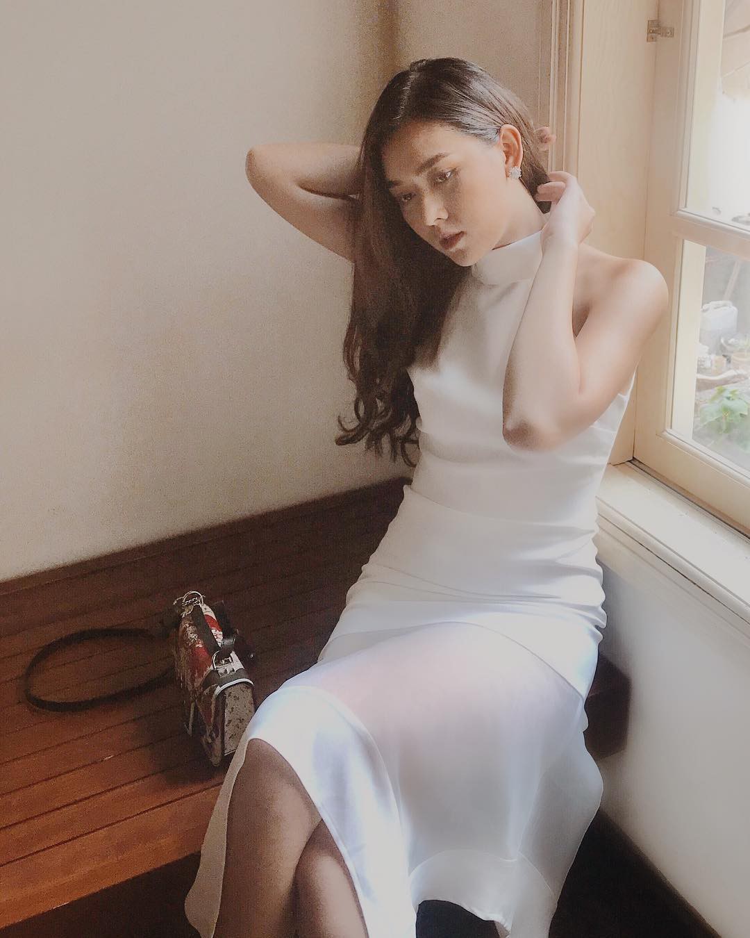 Nàng Á hậu được ví là 'bản sao của Hà Tăng': Style chỉ toàn màu đen - trắng nhưng sang chảnh như tiểu thư nhà 'trâm anh thế phiệt' - 7 Nàng Á hậu được ví là 'bản sao của Hà Tăng': Style chỉ toàn màu đen - trắng nhưng sang chảnh như tiểu thư nhà 'trâm anh thế phiệt' - 7