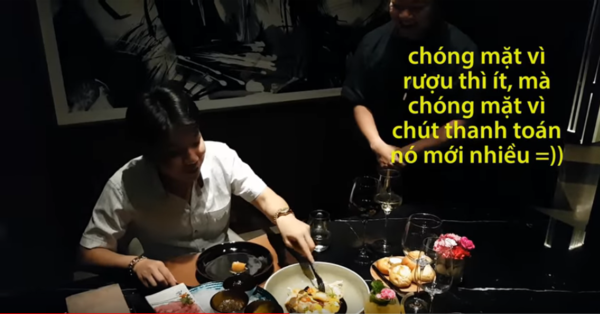 Khoa Pug gây 'choáng' khi ăn mừng nút vàng Youtube theo cách 'con nhà giàu': Gọi toàn món ăn xa xỉ bậc nhất thế giới mà không cần nhìn giá - 3 Khoa Pug gây 'choáng' khi ăn mừng nút vàng Youtube theo cách 'con nhà giàu': Gọi toàn món ăn xa xỉ bậc nhất thế giới mà không cần nhìn giá - 3