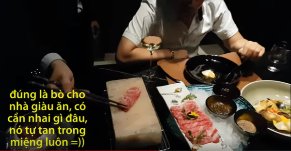 Khoa Pug gây 'choáng' khi ăn mừng nút vàng Youtube theo cách 'con nhà giàu': Gọi toàn món ăn xa xỉ bậc nhất thế giới mà không cần nhìn giá - 10 Khoa Pug gây 'choáng' khi ăn mừng nút vàng Youtube theo cách 'con nhà giàu': Gọi toàn món ăn xa xỉ bậc nhất thế giới mà không cần nhìn giá - 10