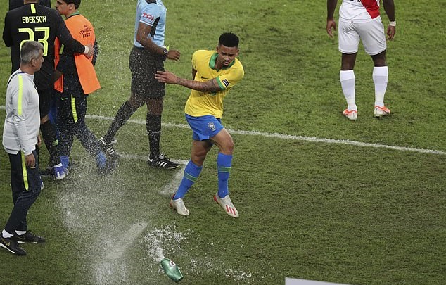 Sau Messi, đến lượt Gabriel Jesus nhận án phạt cấm thi đấu vì hành vi dại dột tại Copa America - 1 Sau Messi, đến lượt Gabriel Jesus nhận án phạt cấm thi đấu vì hành vi dại dột tại Copa America - 1