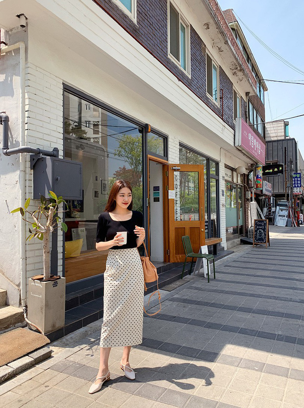 Tranh thủ sale tưng bừng khắp chốn, chị em nhất định phải sắm 6 items này vì hiện tại hay hè năm sau mặc vẫn đẹp - 4 Tranh thủ sale tưng bừng khắp chốn, chị em nhất định phải sắm 6 items này vì hiện tại hay hè năm sau mặc vẫn đẹp - 4