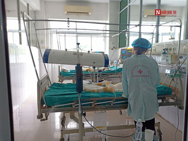 Vụ cô giáo đốt cồn dạy phòng chống cháy nổ: Nghẹn ngào lời kể của người mẹ trẻ Vụ cô giáo đốt cồn dạy phòng chống cháy nổ: Nghẹn ngào lời kể của người mẹ trẻ