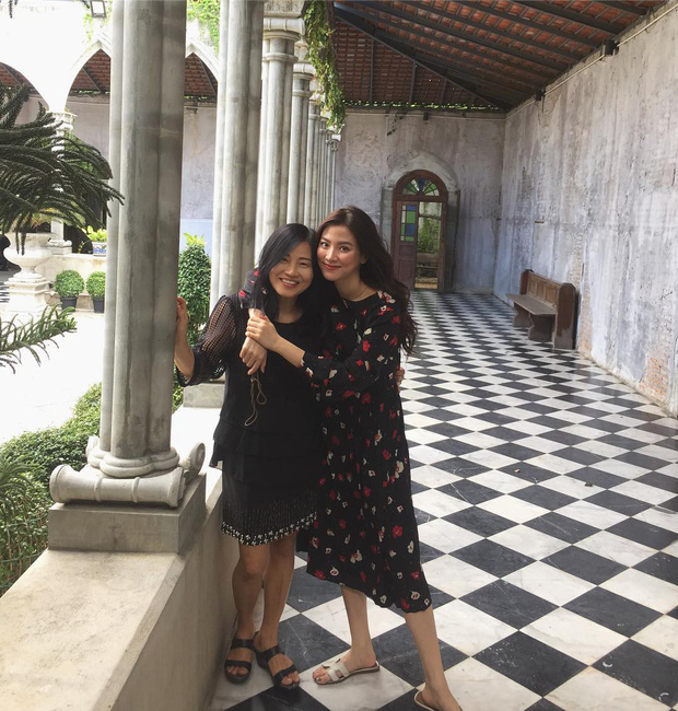 Ảnh mỹ nhân 'Chiếc lá bay' chụp với mẹ ruột gây sốt: Mẹ thế này bảo sao con thành nữ thần hot nhất xứ chùa vàng - 2 Ảnh mỹ nhân 'Chiếc lá bay' chụp với mẹ ruột gây sốt: Mẹ thế này bảo sao con thành nữ thần hot nhất xứ chùa vàng - 2