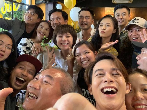 'Tiểu tam' Quỳnh Nga đăng loạt ảnh hậu trường, gián tiếp trả lời nghi vấn liệu có xuất hiện trong tập cuối 'Về nhà đi con' - 5 'Tiểu tam' Quỳnh Nga đăng loạt ảnh hậu trường, gián tiếp trả lời nghi vấn liệu có xuất hiện trong tập cuối 'Về nhà đi con' - 5