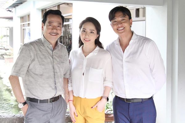 'Tiểu tam' Quỳnh Nga đăng loạt ảnh hậu trường, gián tiếp trả lời nghi vấn liệu có xuất hiện trong tập cuối 'Về nhà đi con' - 7 'Tiểu tam' Quỳnh Nga đăng loạt ảnh hậu trường, gián tiếp trả lời nghi vấn liệu có xuất hiện trong tập cuối 'Về nhà đi con' - 7
