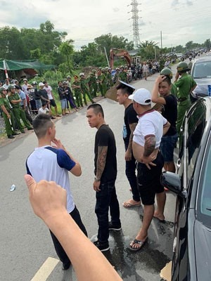 Mở rộng điều tra vụ án 'giang hồ bao vây xe chở công an' ở Đồng Nai - 1 Mở rộng điều tra vụ án 'giang hồ bao vây xe chở công an' ở Đồng Nai - 1