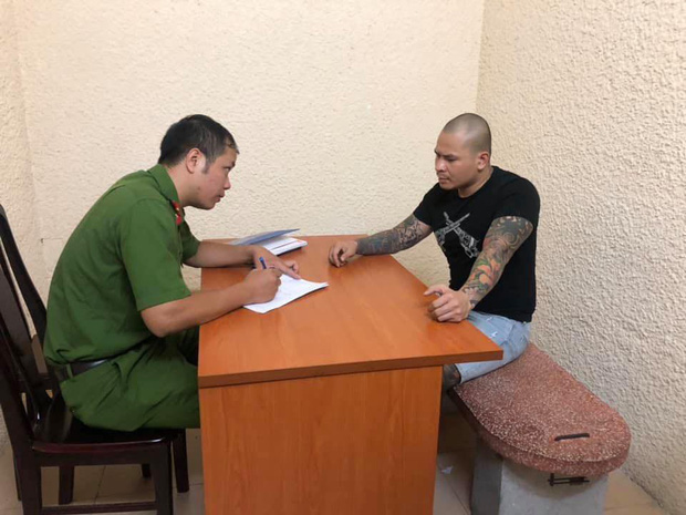 Quang 'Rambo' - đàn anh Khá 'bảnh' bị cảnh sát hình sự bắt giữ như thế nào? Quang 'Rambo' - đàn anh Khá 'bảnh' bị cảnh sát hình sự bắt giữ như thế nào?