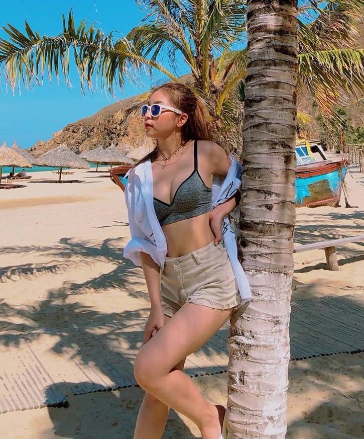 Nhật Lê gây xôn xao khi khoe ảnh đi phượt giữa lúc Quang Hải về quê chịu tang ông nội - 3 Nhật Lê gây xôn xao khi khoe ảnh đi phượt giữa lúc Quang Hải về quê chịu tang ông nội - 3