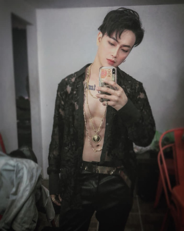 Dậy sóng chia sẻ giữa đêm khuya của TiTi HKT: 'Thanh xuân tôi là lọc lừa, lợi dụng, bóc lột sức lao động' - 2 Dậy sóng chia sẻ giữa đêm khuya của TiTi HKT: 'Thanh xuân tôi là lọc lừa, lợi dụng, bóc lột sức lao động' - 2