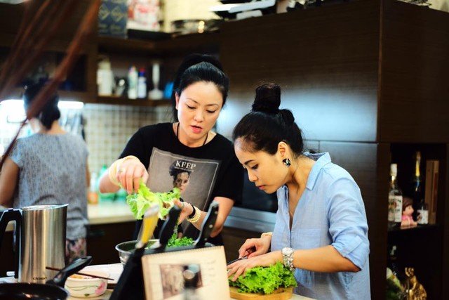 Mẹ chồng ca nương Kiều Anh tiết lộ 'cách làm mẹ chồng': 'Đôi khi cũng phải nhịn nó, một điều nhịn là chín điều lành' - 2 Mẹ chồng ca nương Kiều Anh tiết lộ 'cách làm mẹ chồng': 'Đôi khi cũng phải nhịn nó, một điều nhịn là chín điều lành' - 2