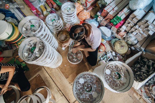 'Thủ phủ vàng mã' lớn nhất cả nước tấp nập 'tháng cô hồn': túi Chanel, xe phân khối lớn, xe đạp điện xuất xưởng - 9 'Thủ phủ vàng mã' lớn nhất cả nước tấp nập 'tháng cô hồn': túi Chanel, xe phân khối lớn, xe đạp điện xuất xưởng - 9